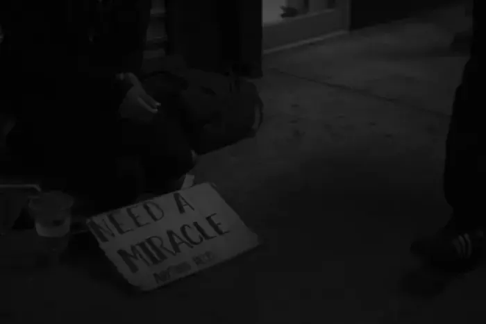Invisibilidade Que Dói: Enfrentando a População em Situação de Rua