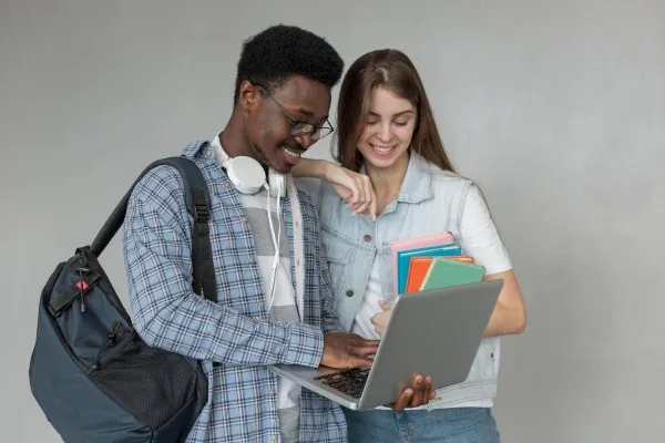 A Importância de Preparar Jovens para o Mercado de Trabalho e Educação Superior